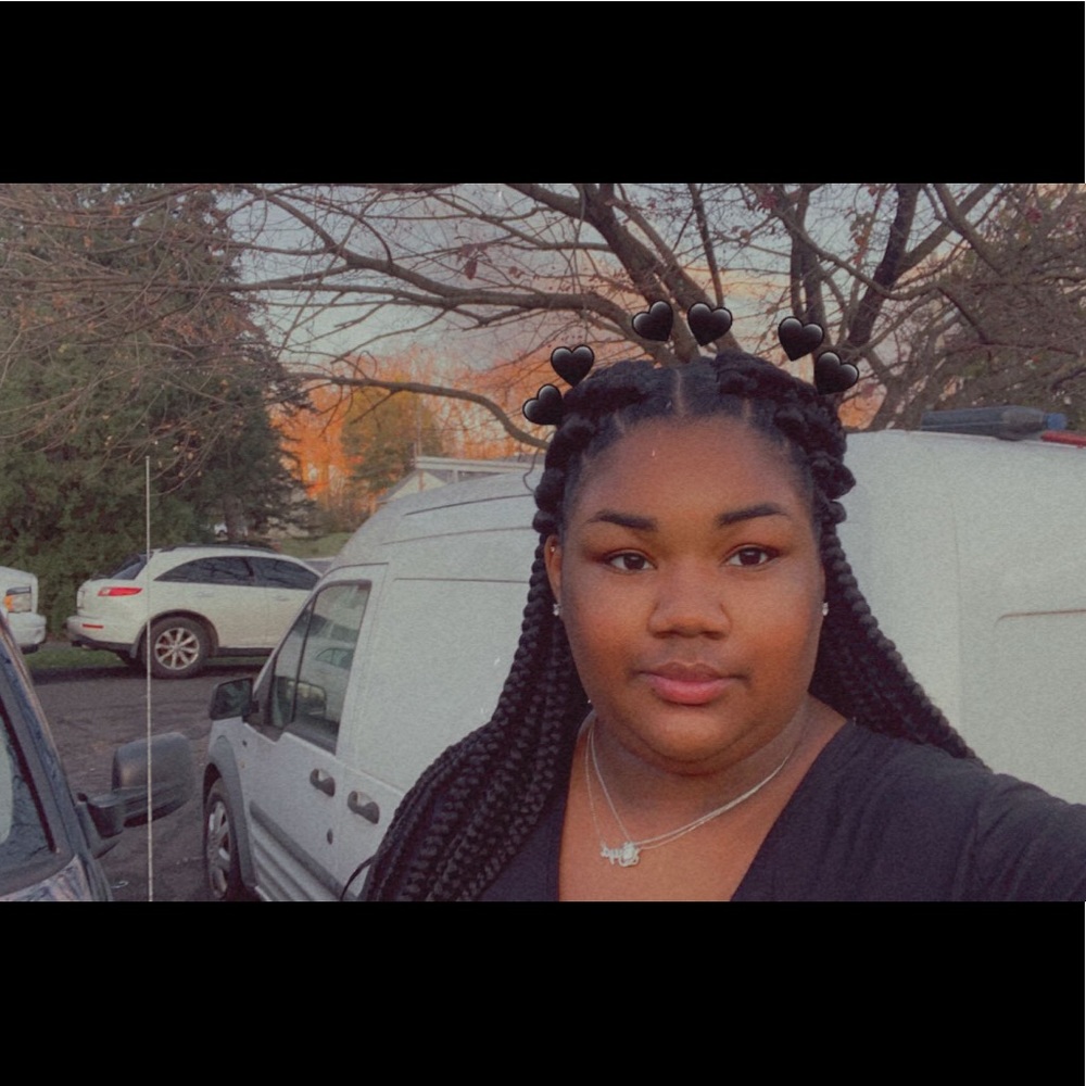 Meet your Posher, Niya